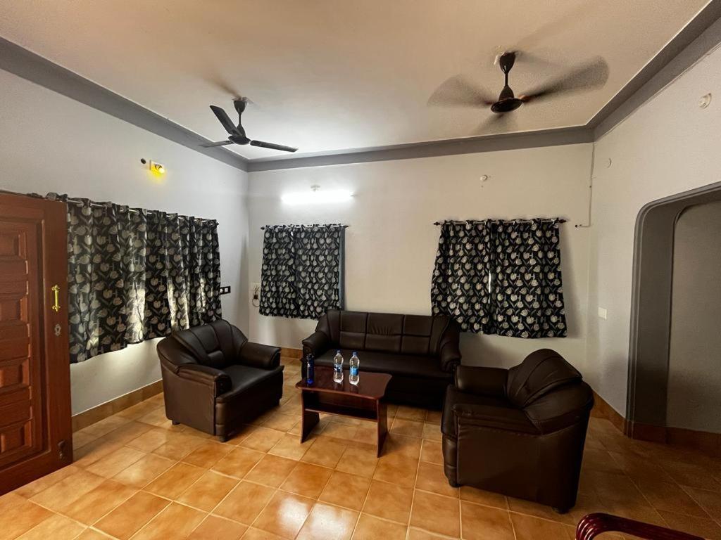 מדוראי Madura Homestay - Gorgeous Home With 2Bhk 5 Minutes From Nh44 מראה חיצוני תמונה